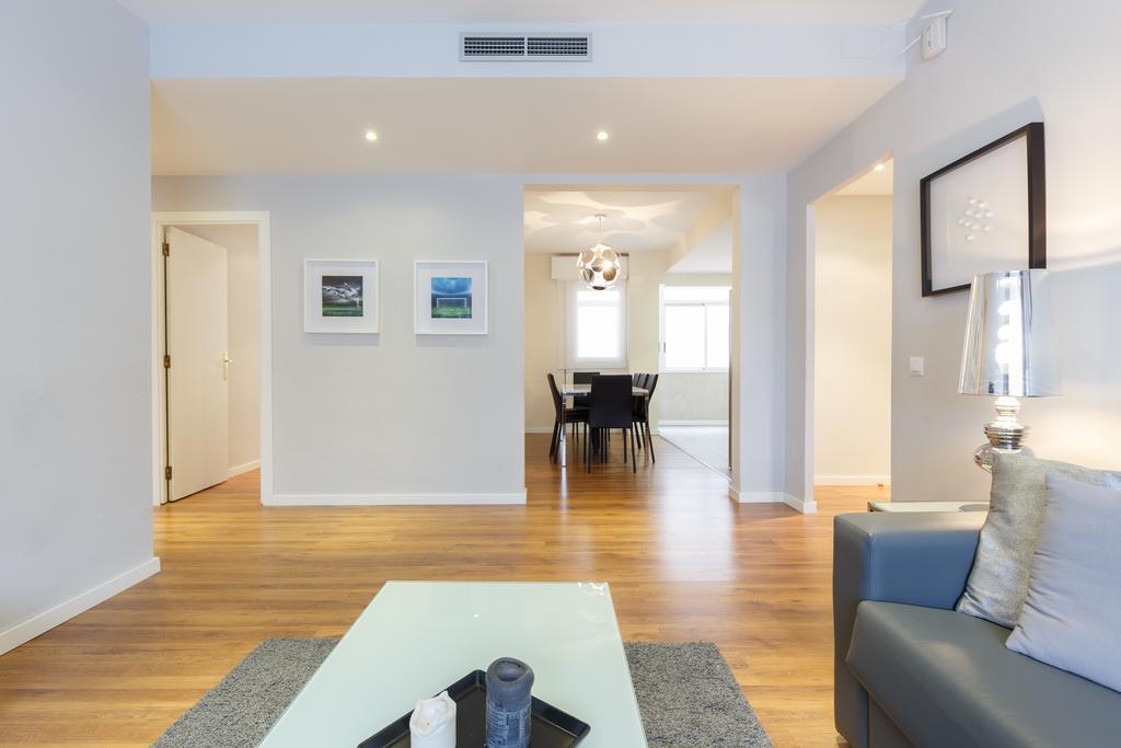 Alcam Futbol Apartment Barcelona Luaran gambar