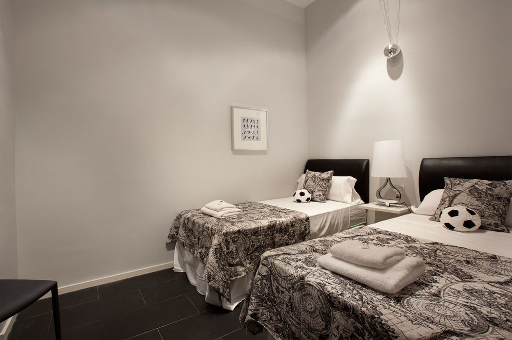 Alcam Futbol Apartment Barcelona Luaran gambar